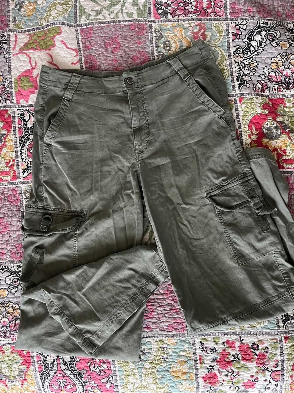 American Eagle Outfitters Olive Green Drapey Cargo Pants